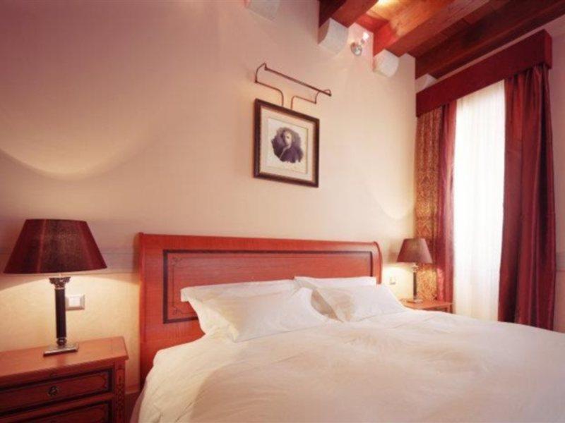 Hotell The Pucic Palace